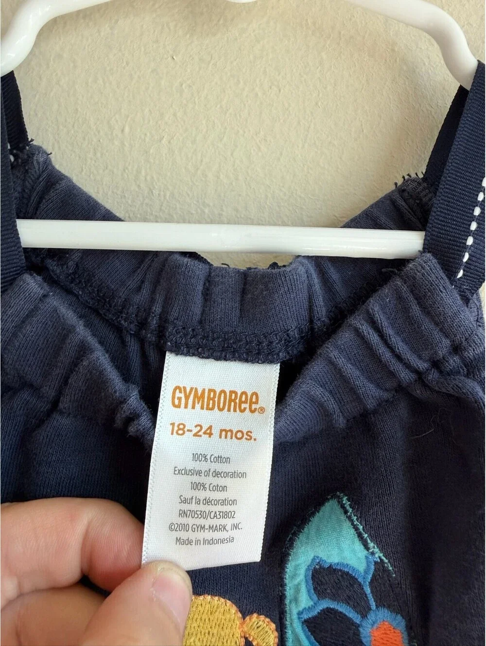 2010 Gymboree Girl Sitting With Dog At Beach Navy Top w/Bow Size 18-24mos